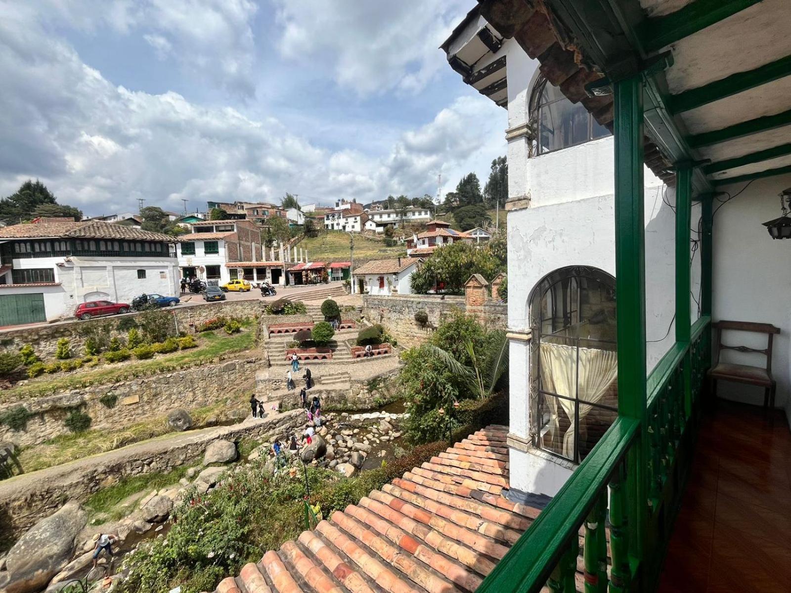Hotel Calicanto Real Cafe Museo Mongui Exterior photo